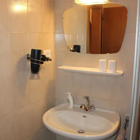 Bed & Breakfast Oberkirn Schenna